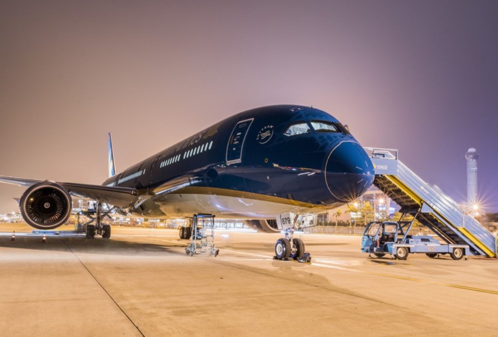 Vietnam Airlines tăng cường bay đêm phục vụ cao điểm Tết Ất Tỵ 2025.